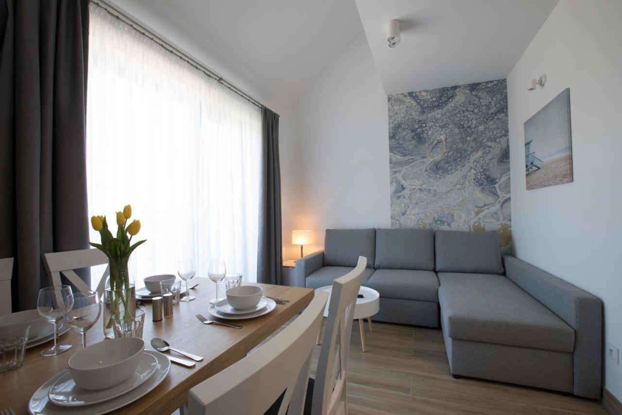 Willa Przy Porcie - Apartamenty Z Aneksami Kuchennymi Ustka Exterior foto