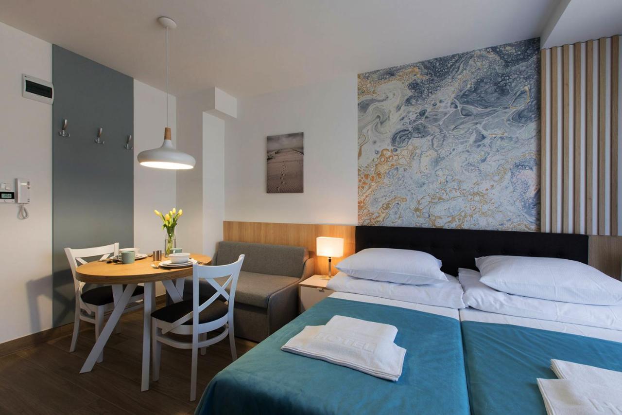 Willa Przy Porcie - Apartamenty Z Aneksami Kuchennymi Ustka Exterior foto