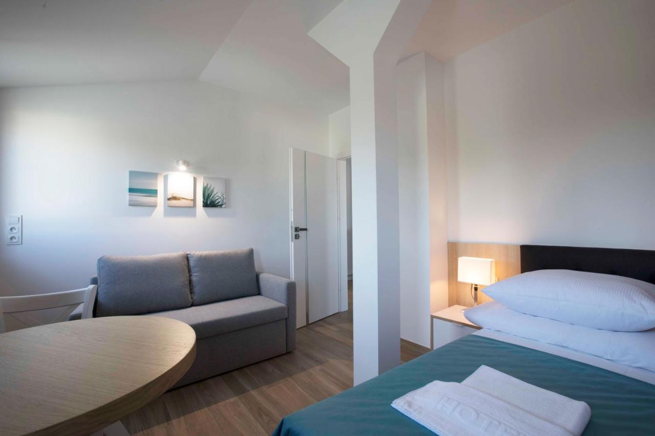 Willa Przy Porcie - Apartamenty Z Aneksami Kuchennymi Ustka Exterior foto
